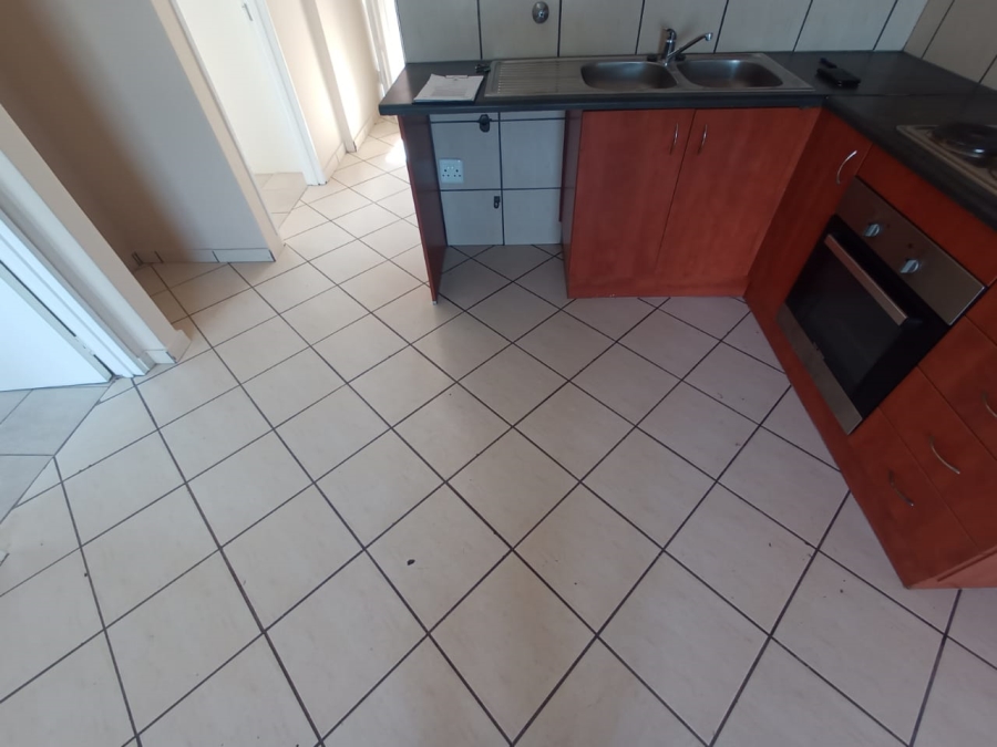 To Let 2 Bedroom Property for Rent in Buh Rein Estate Western Cape
